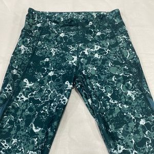 Under Armour heat gear medium size